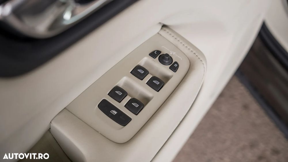 Volvo XC 60 D4 AWD Inscription - 29