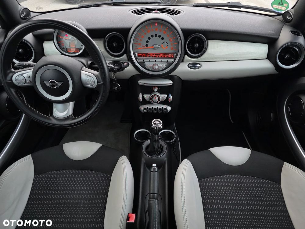 MINI Cooper 50 Camden - 11