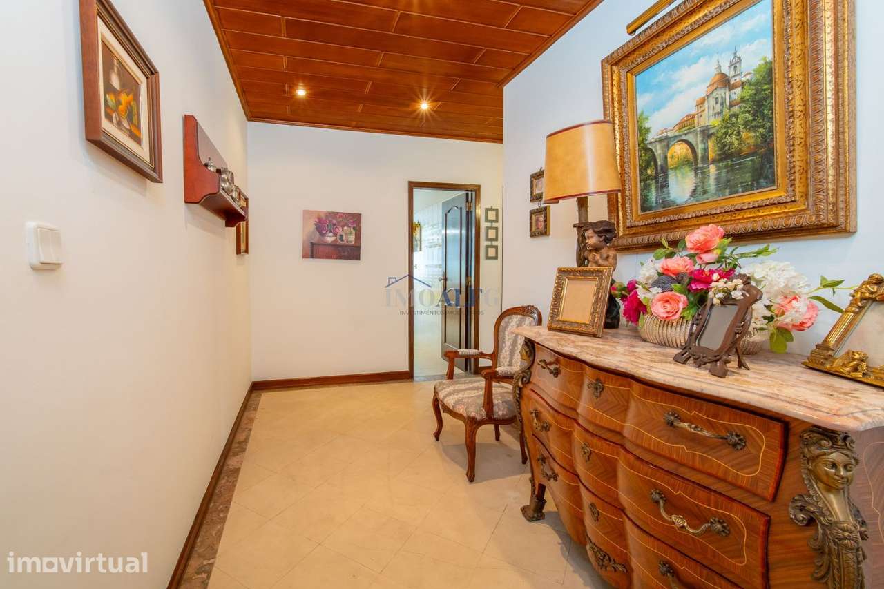 Arrendamento de um quarto em apartamento T3 em Algés junto a escolas - Grande imagem: 4/17