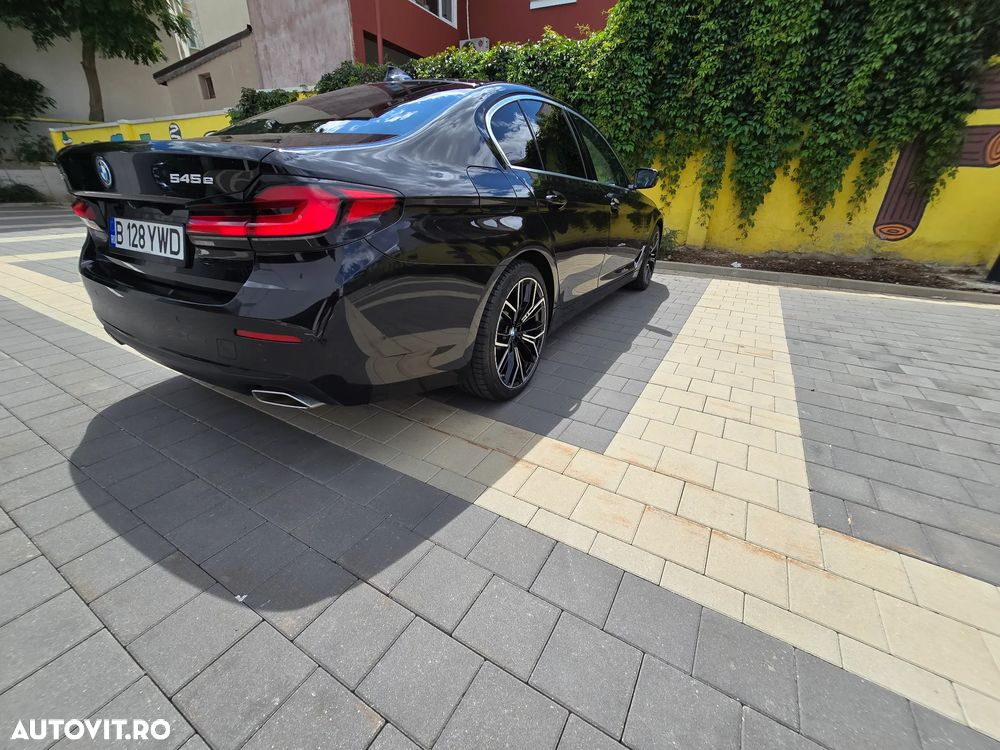 BMW 5 Series 2022 — imagine 8