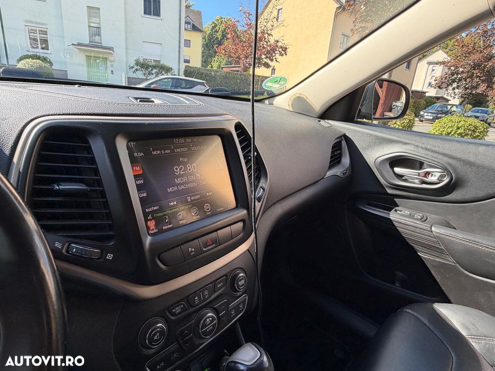 Jeep Cherokee - 6