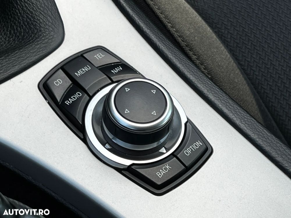 BMW Seria 3 318d DPF Touring - 17