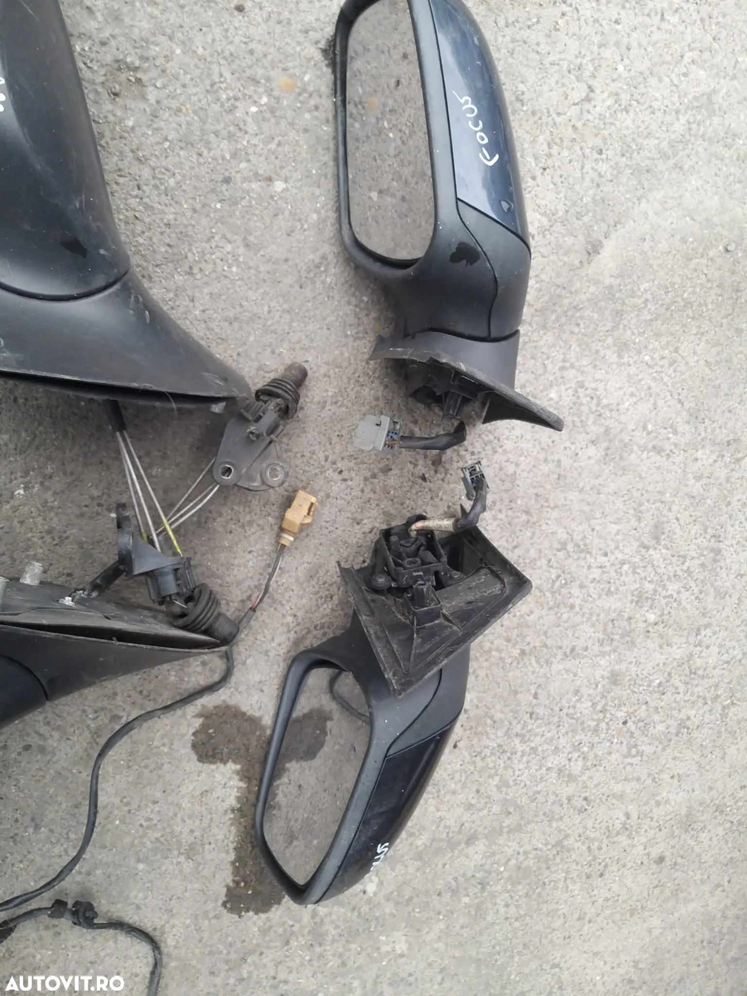 Oglinda pentru Ford Focus 1 din 2004 - 1