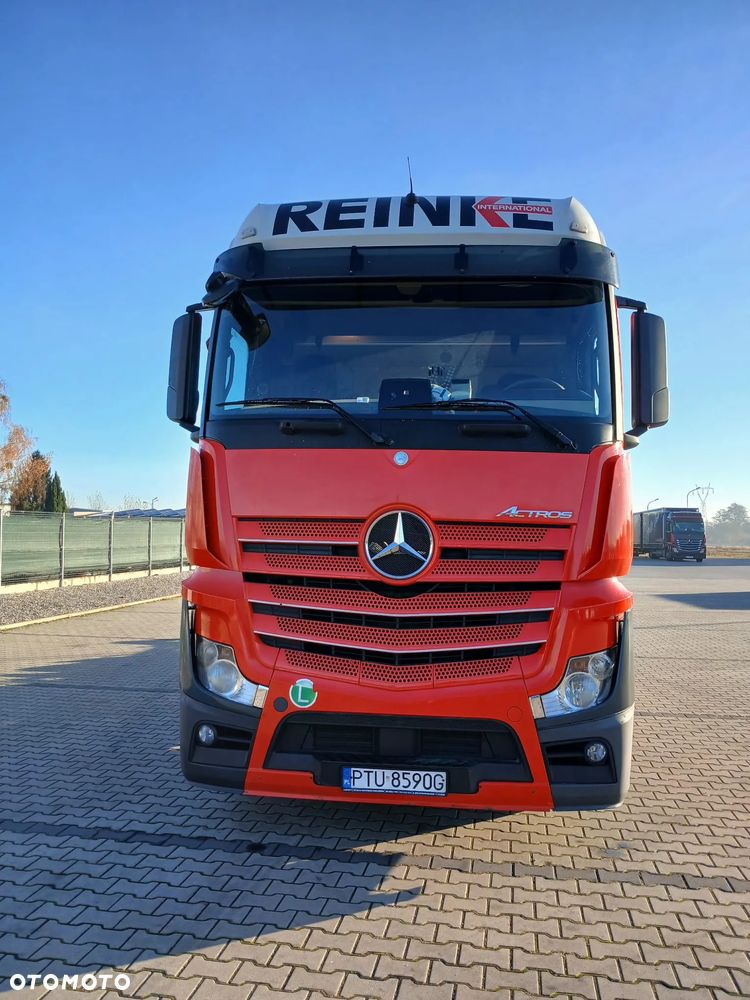 Mercedes-Benz Actros - 3