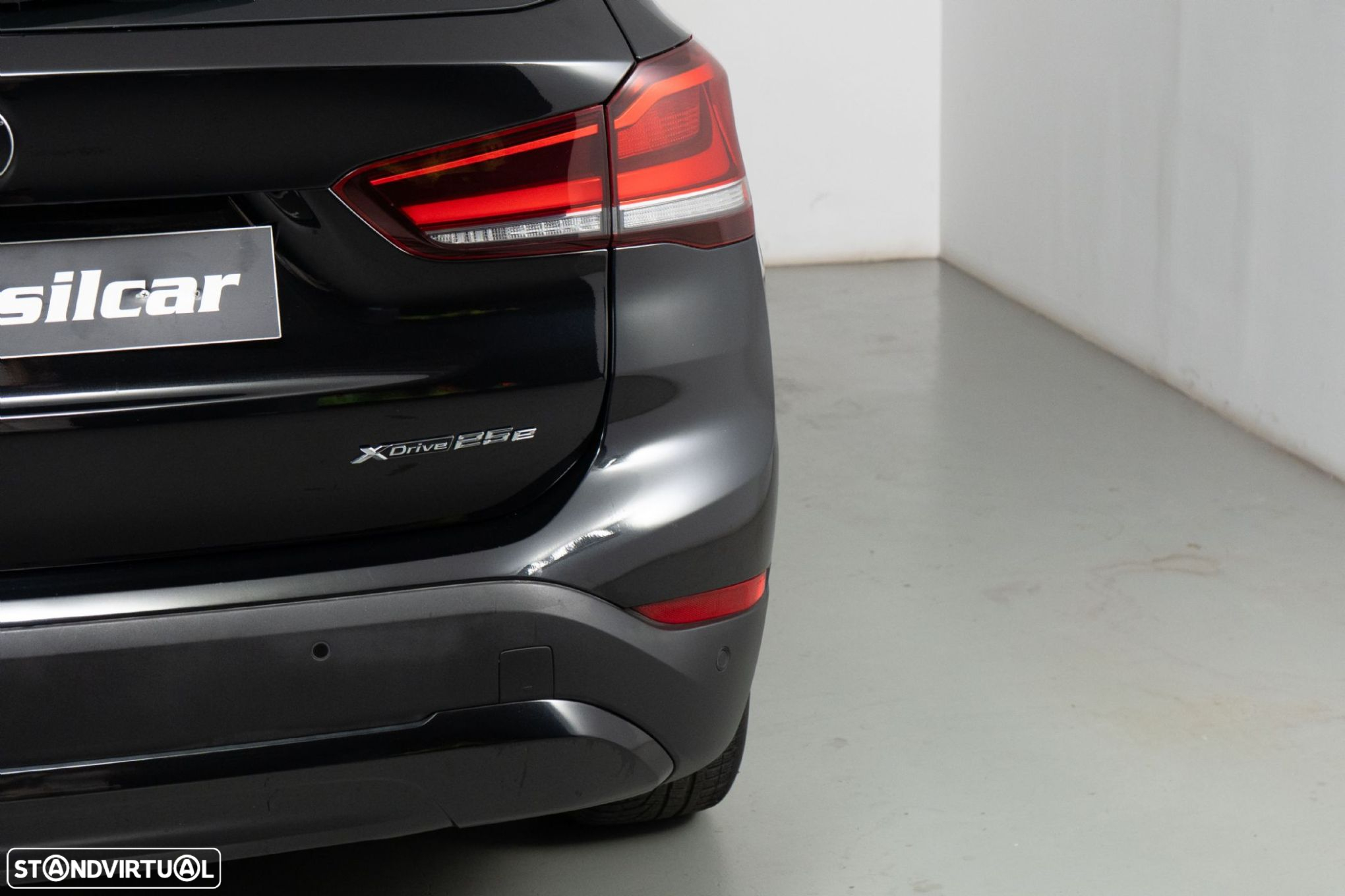 BMW X1 25 e xDrive Corporate Edition - 17
