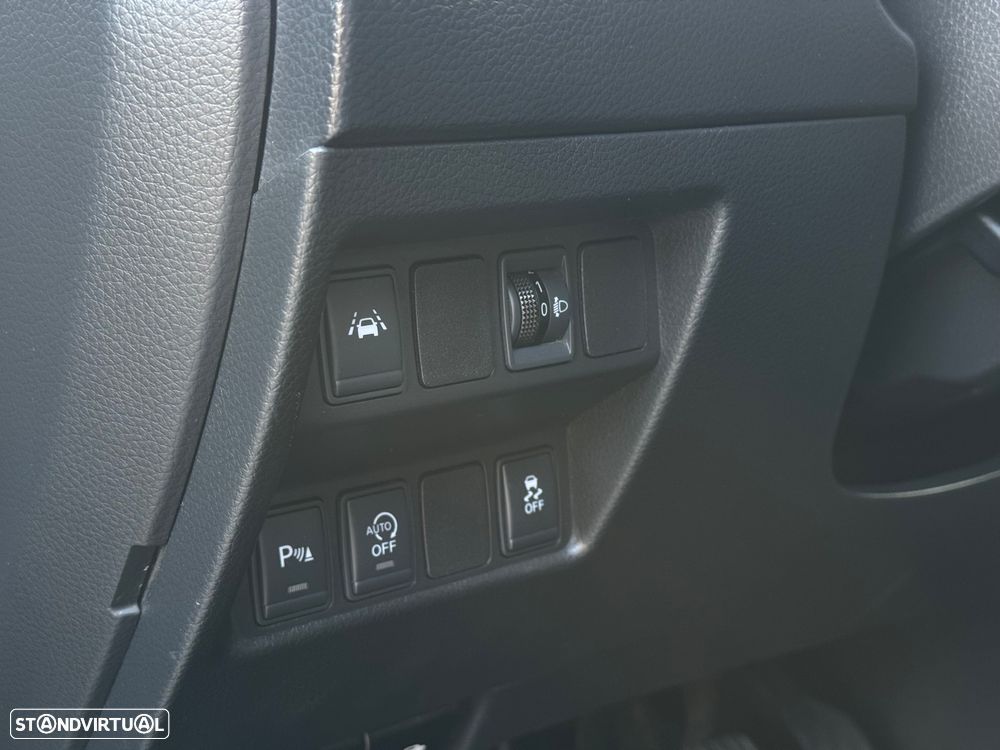 Nissan Qashqai 1.5 dCi N-Connecta 18 - 10