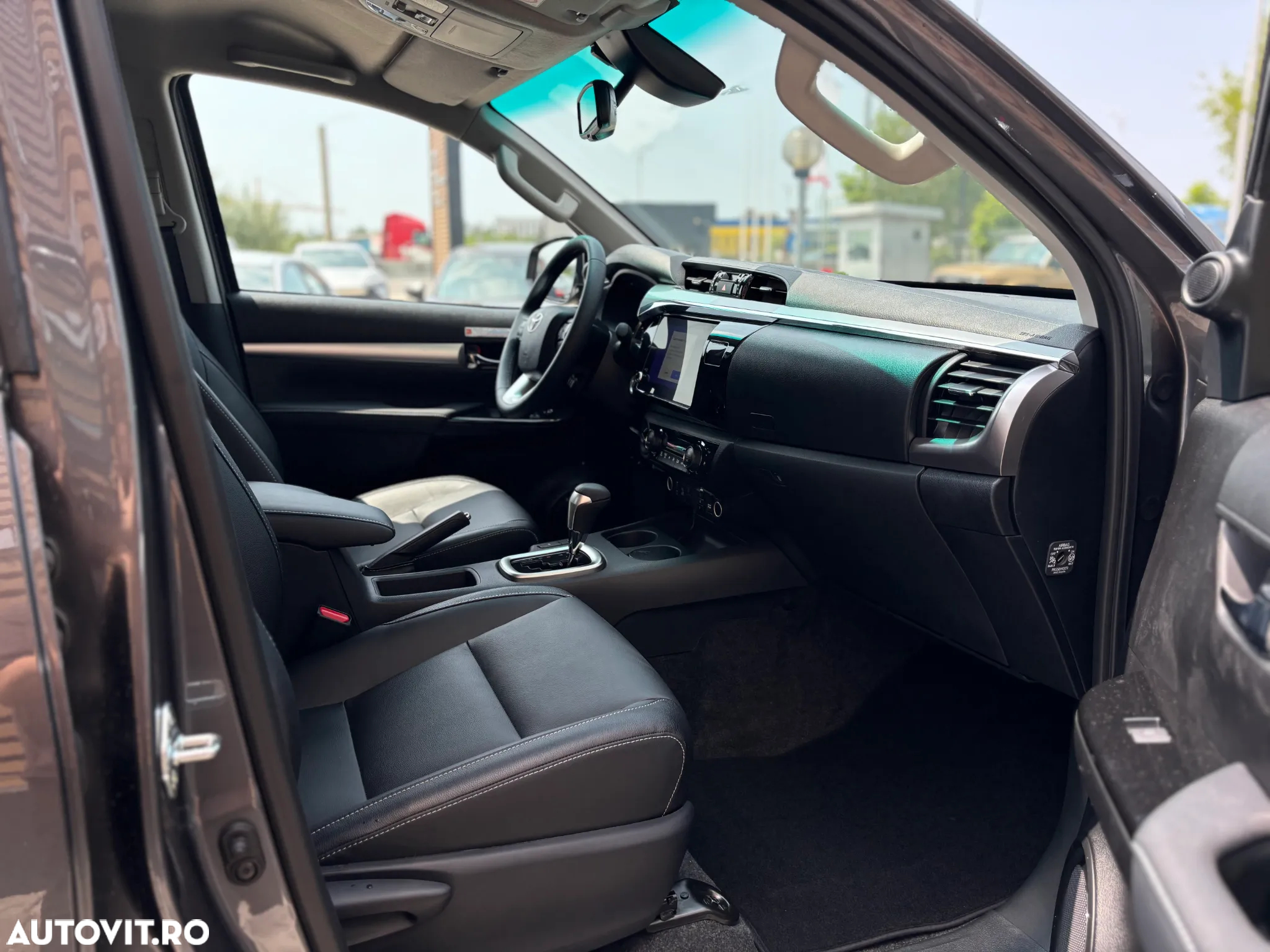 Toyota Hilux 2.4D 150CP 4x4 Double Cab AT Executive - 11