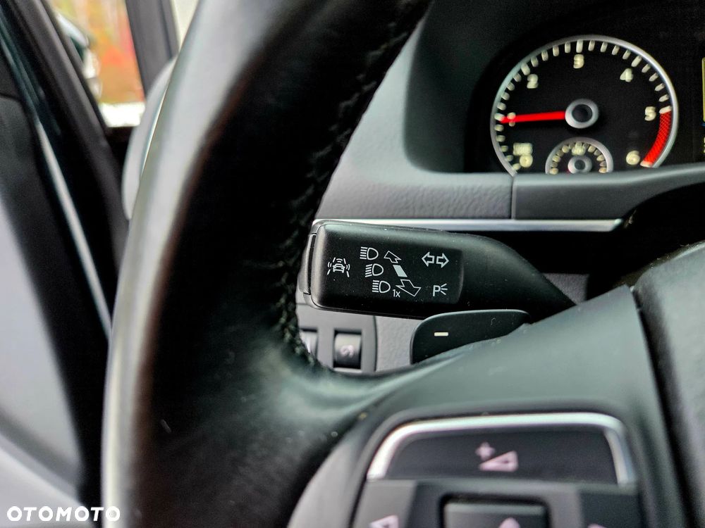 Volkswagen Touran 2.0 TDI DPF Highline DSG - 24