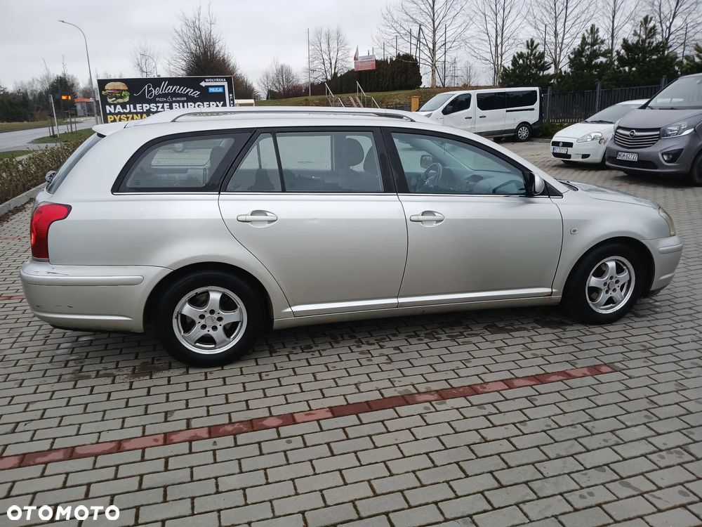Toyota Avensis 1.8 VVT-i Sol - 17