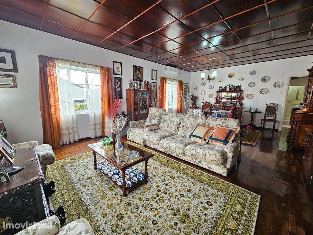 Moradia T3 com jardim e garagem, a poucos minutos do Centro da Praia d - Grande imagem: 5/34