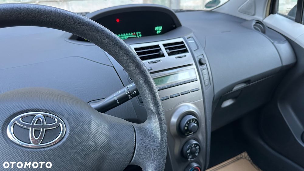 Toyota Yaris 1.33 VVT-i Cool - 24