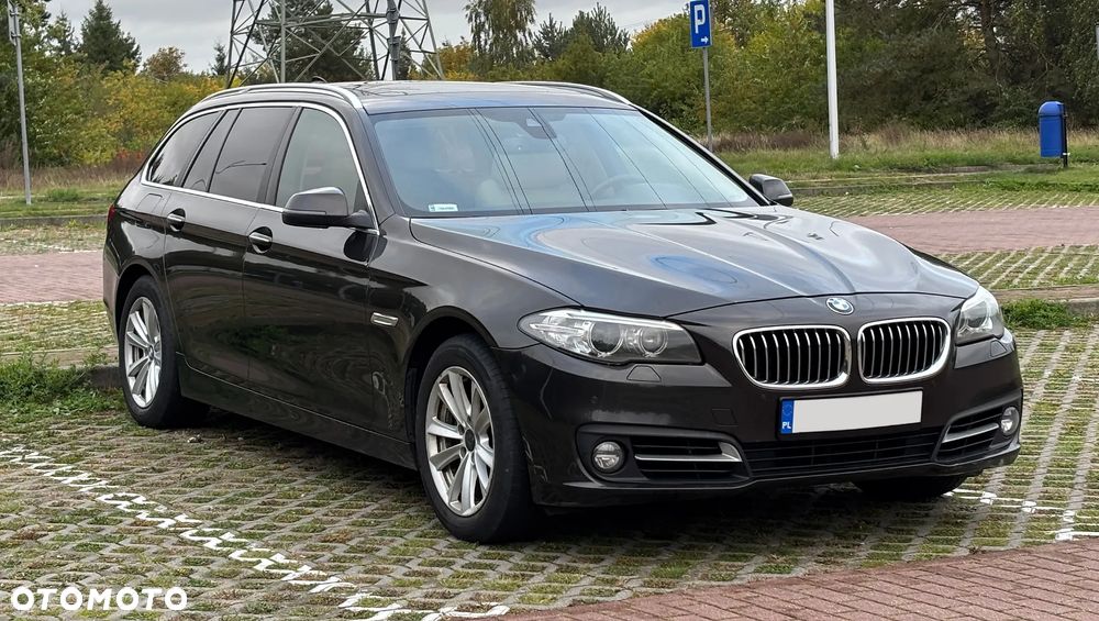 BMW Seria 5 520d xDrive Touring Luxury Line - 2