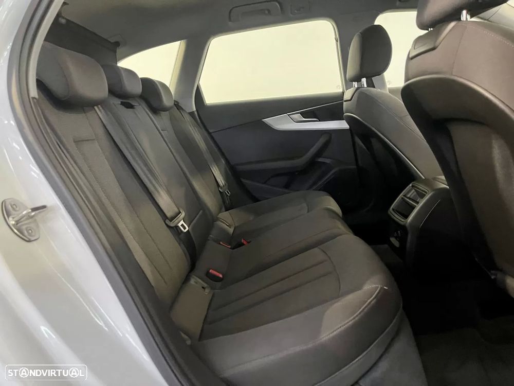 Audi A4 Avant 30 TDI S tronic - 19
