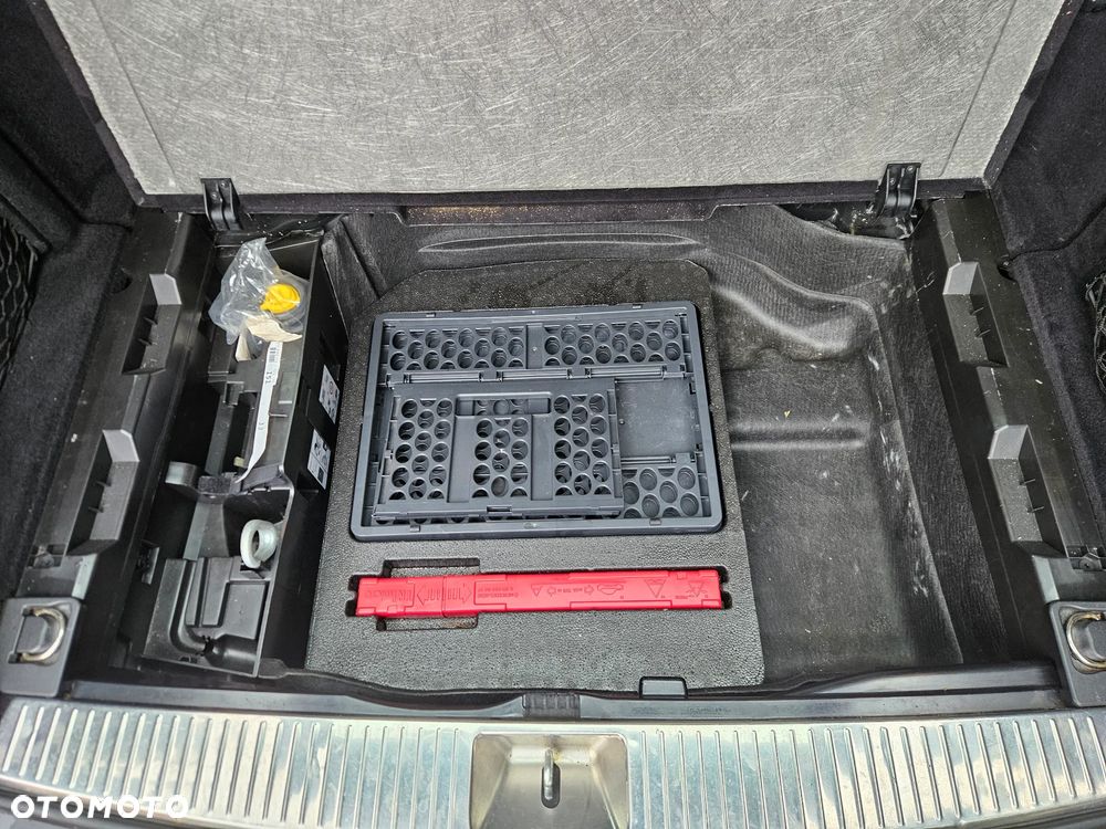 Mercedes-Benz Klasa C 220 CDI DPF Automatik BlueEFFICIENCY Avantgarde - 27