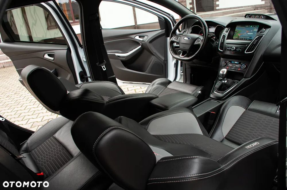 Ford Focus 2.0 TDCi ST mit Leder-Exclusiv-Paket - 25