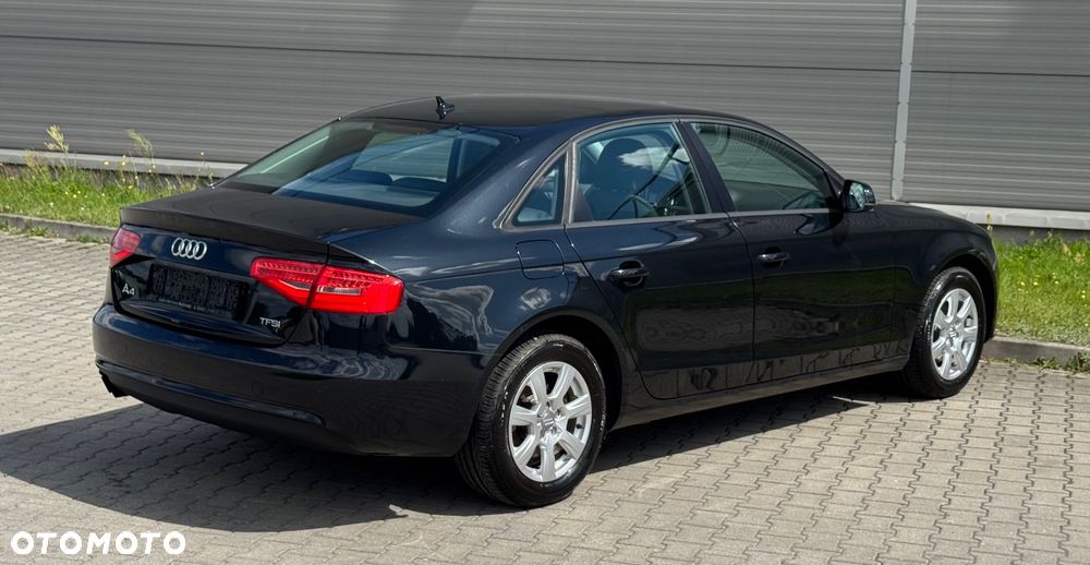 Audi A4 Limousine - 13