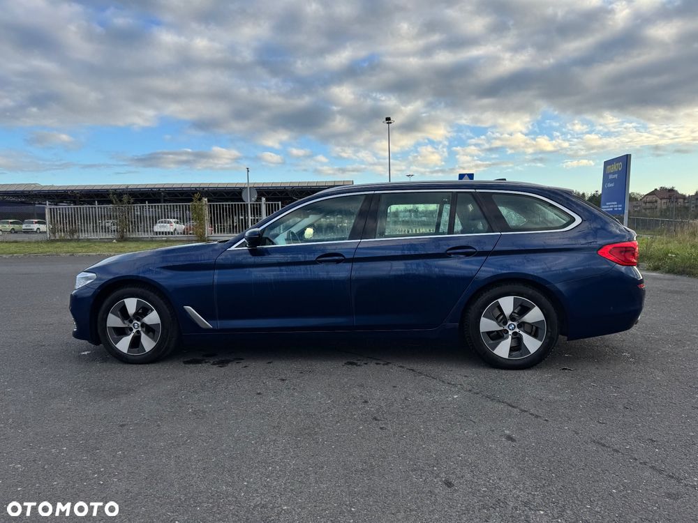 BMW Seria 5 520d xDrive - 9