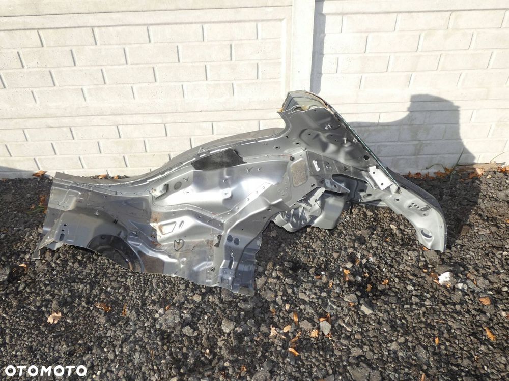 MERCEDES C KLASA W205 SEDAN ĆWIARTKA BŁOTNIK PRAWY PRAWA TYŁ TYLNY 792 - 2