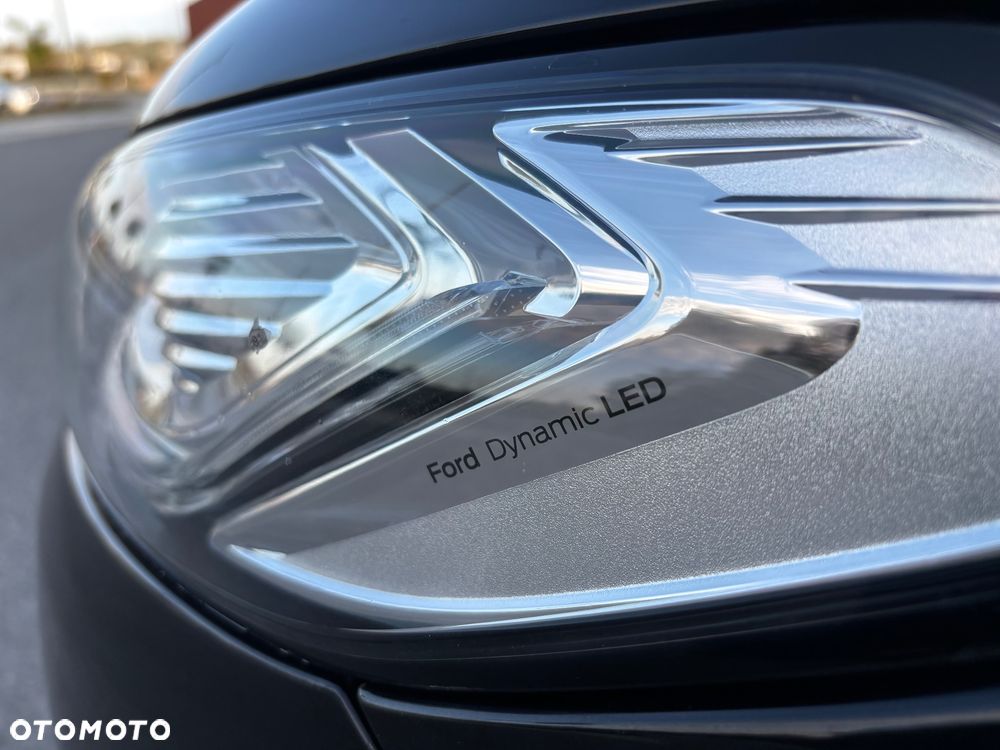 Ford Fusion - 33