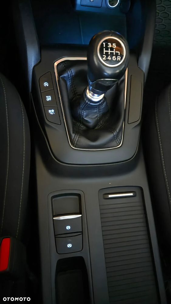 Ford Focus 1.0 EcoBoost Active - 15