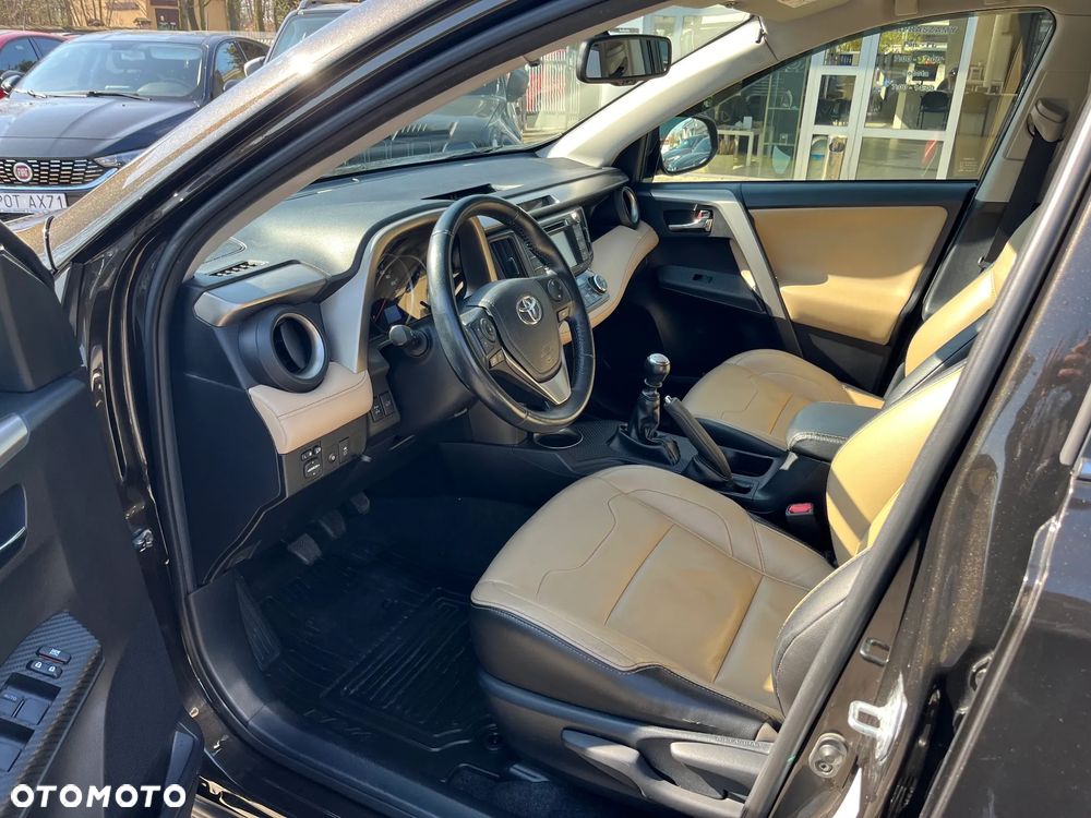 Toyota RAV4 2.0 D-4D Premium 4x2 - 9