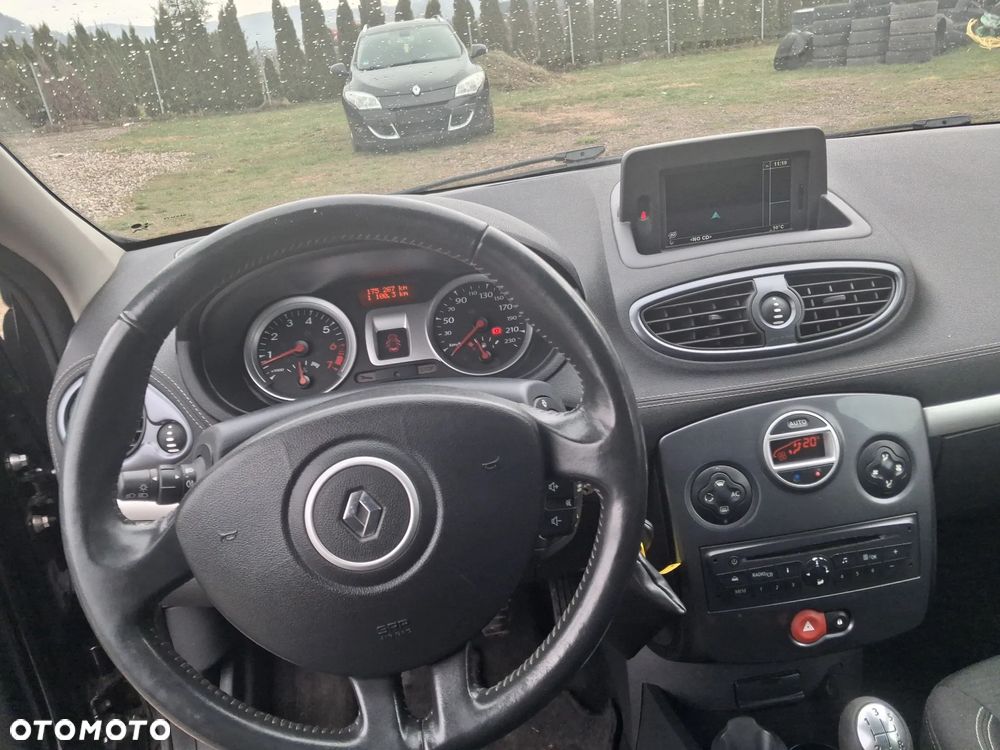 Renault Clio 1.2 16V 75 TomTom Edition - 13