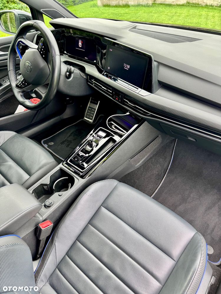 Volkswagen Golf - 8