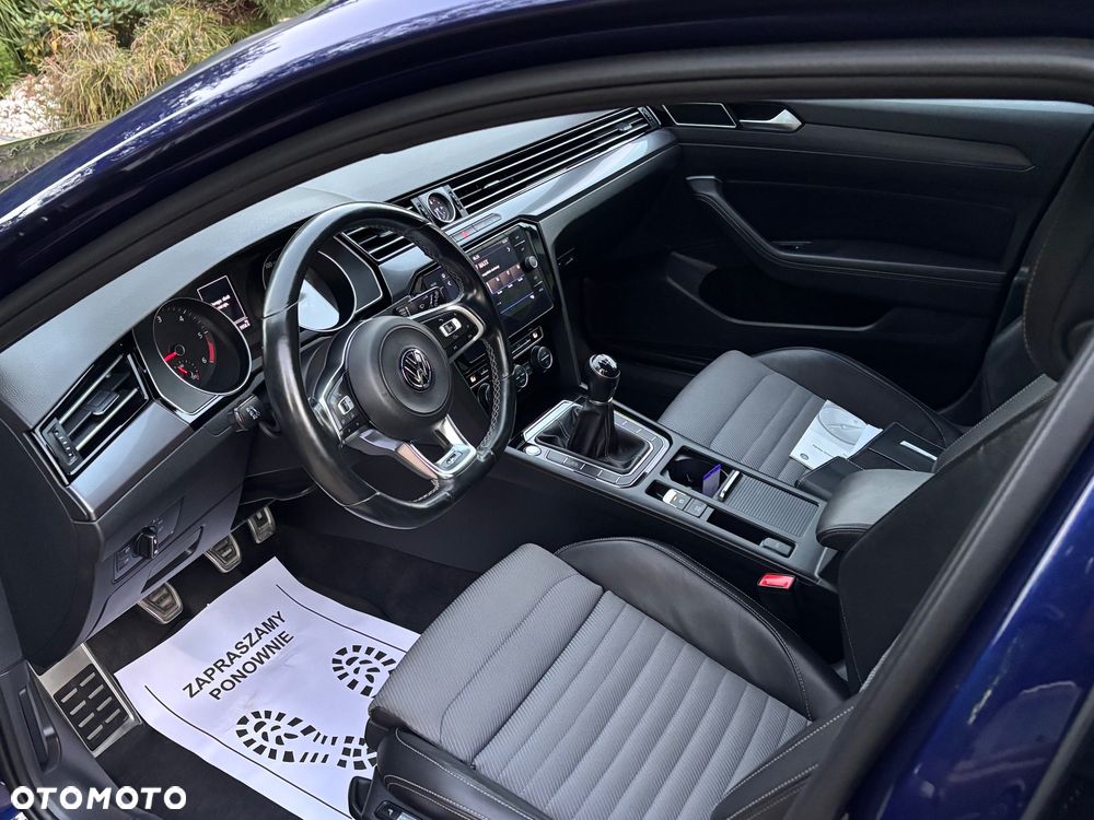 Volkswagen Passat 2.0 TDI SCR Elegance - 28