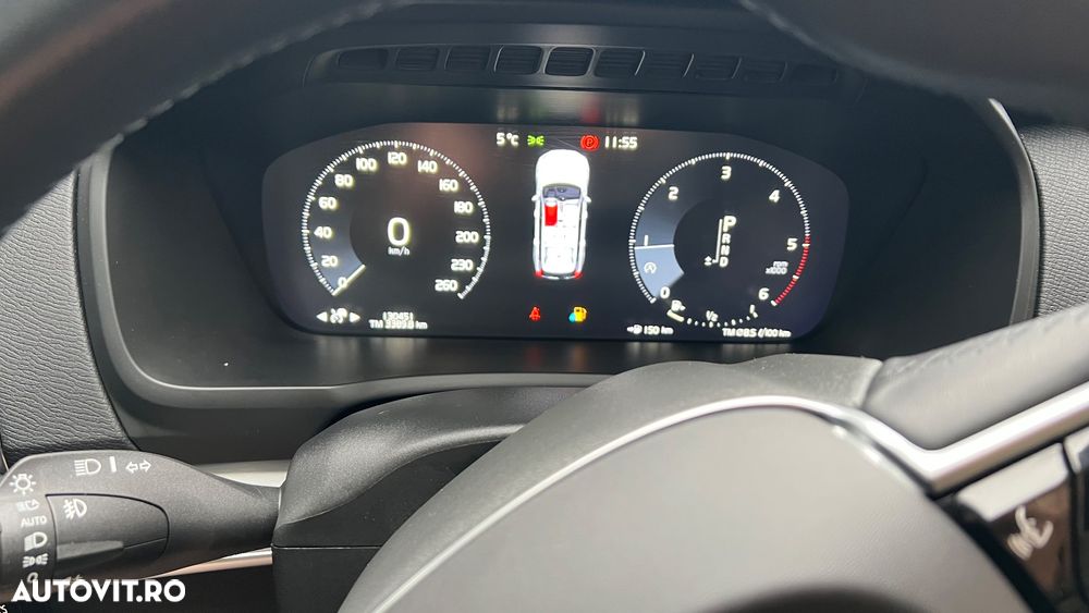 Volvo XC 90 D5 AWD Momentum - 25