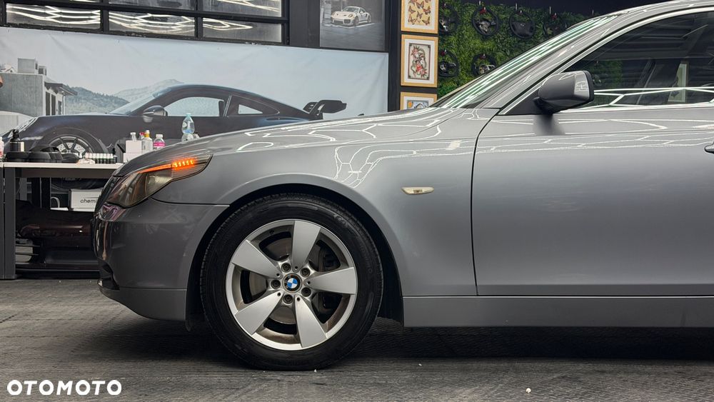 BMW Seria 5 525i - 4