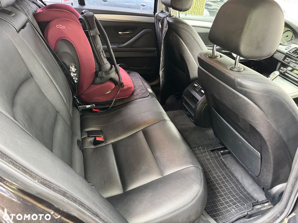 BMW Seria 5 520d xDrive - 9