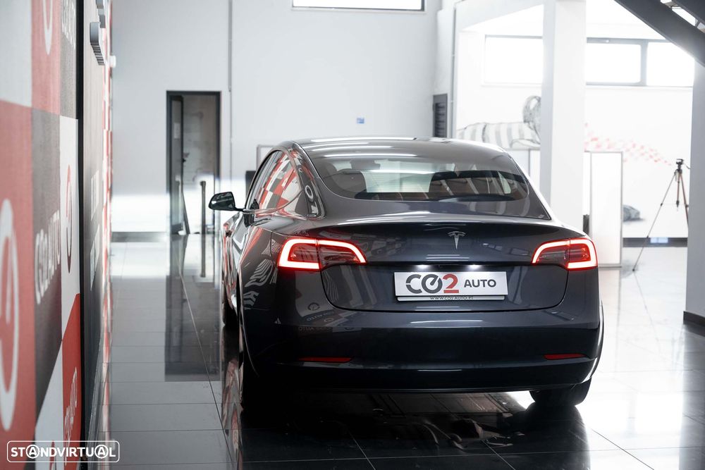 Tesla Model 3 Long Range Tração Traseira - 5