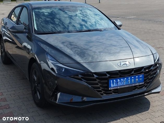 Hyundai Elantra - 1