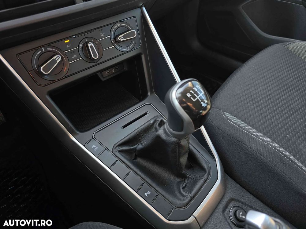 Volkswagen Polo - 14