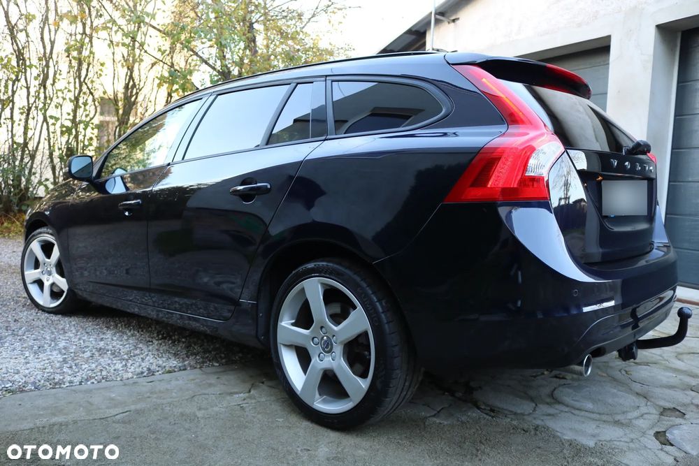 Volvo V60 D3 Drive-E Dynamic Edition (Momentum) - 2