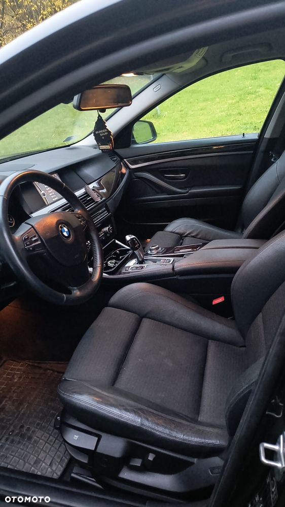BMW Seria 5 525d xDrive - 6