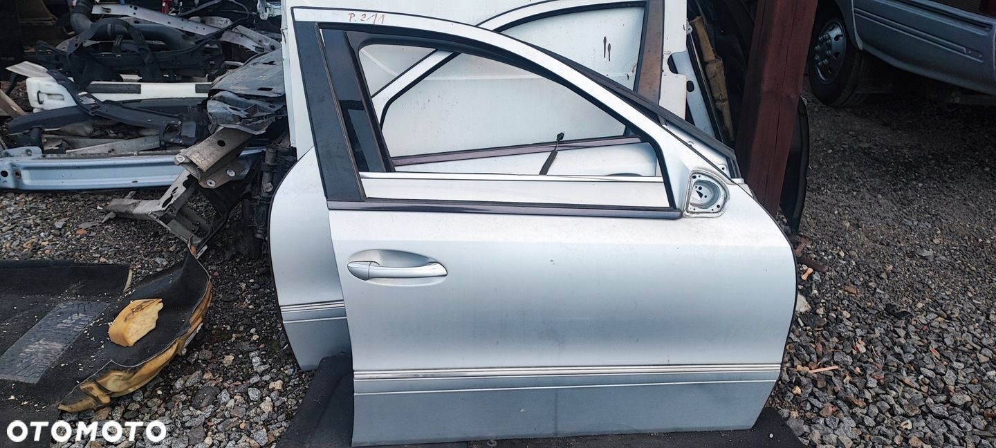 DRZWI PRAWY PRZÓD MERCEDES W211 PRAWE PRZEDNIE C775 STAN BDB BEZ KOROZJI - 1