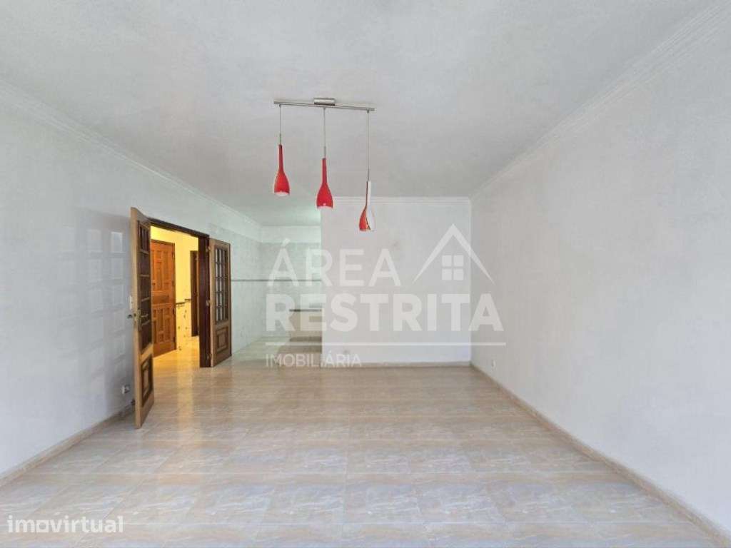 Apartamento T2, em excelente estado, Tapada das Mercês - Grande imagem: 2/23
