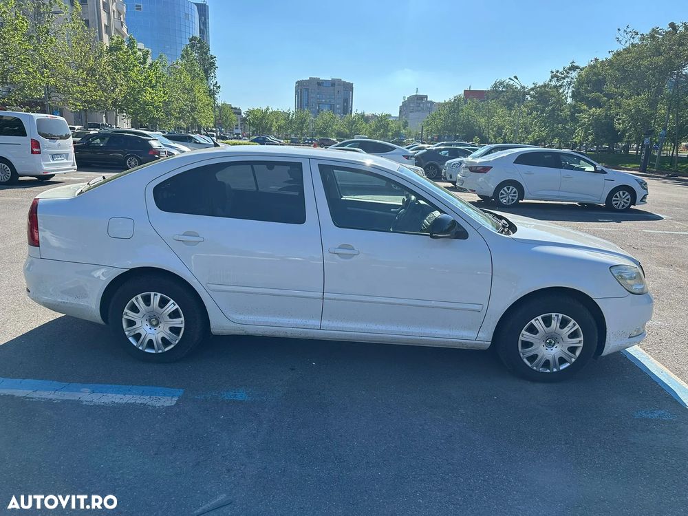 Skoda Octavia 1.6 TDI ELEGANCE - 9
