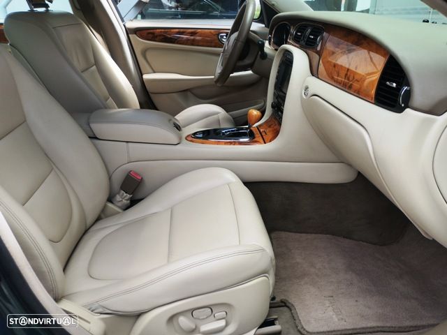 Jaguar XJ XJ6 3.0 - 12