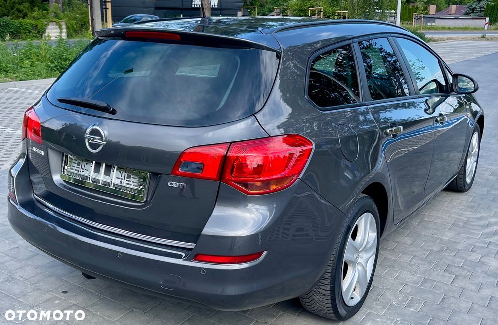 Opel Astra 1.7 CDTI DPF Cosmo - 11