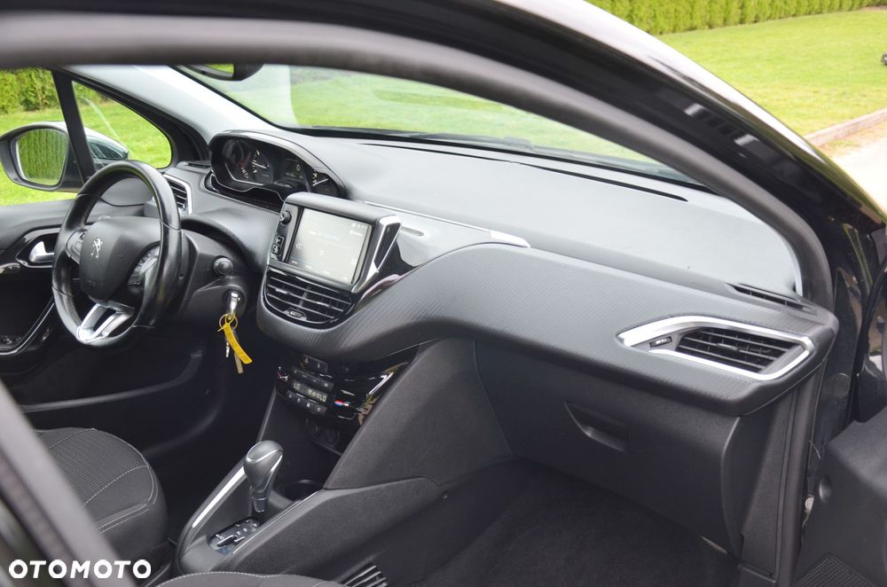 Peugeot 208 PureTech 110 Stop & Start EAT6 Allure - 10