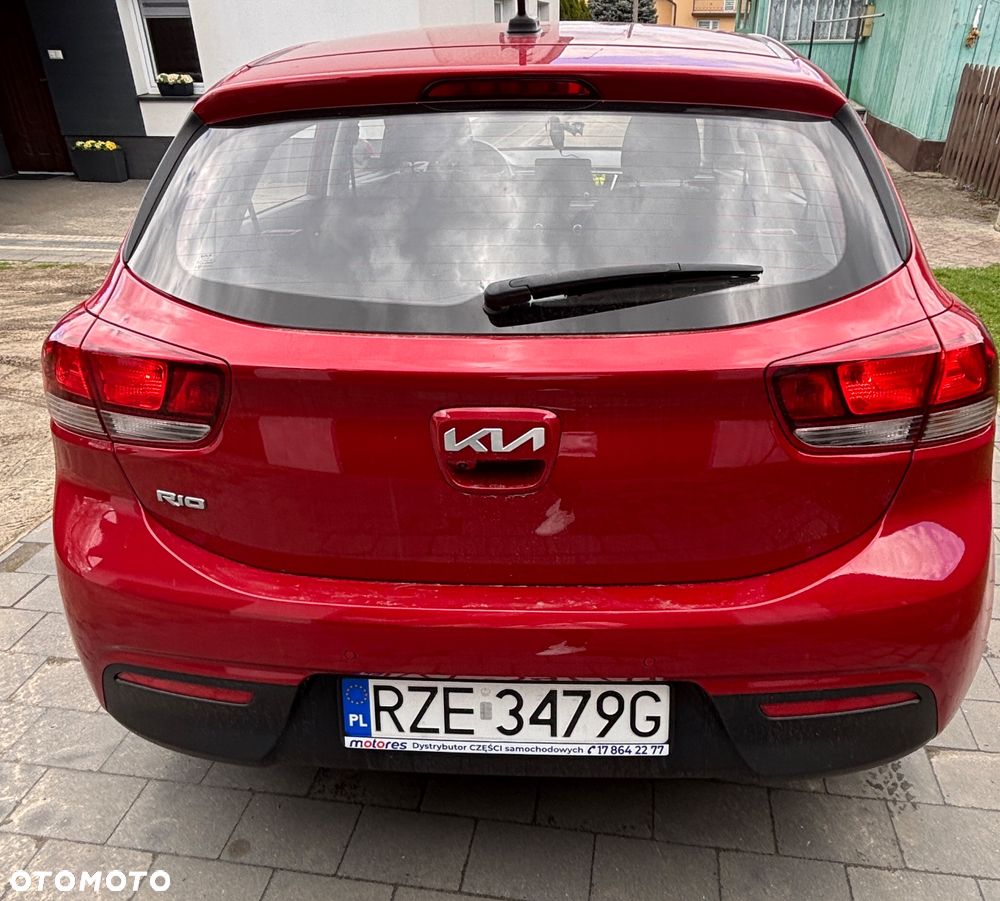 Kia Rio - 4