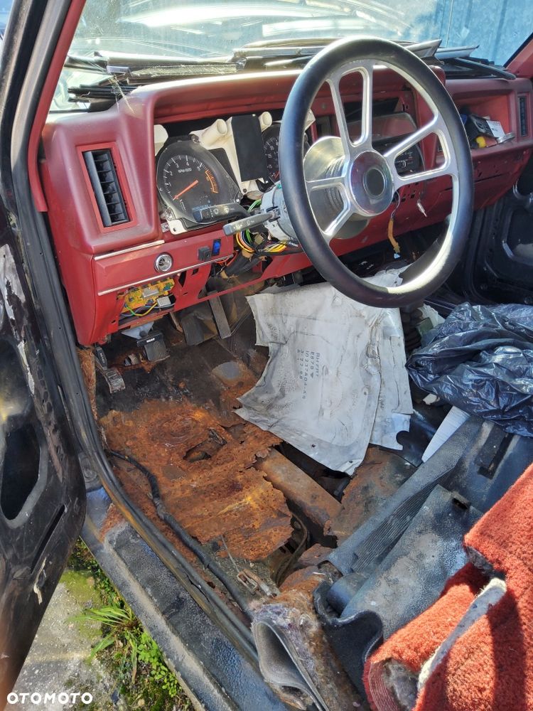 Ford Bronco - 5