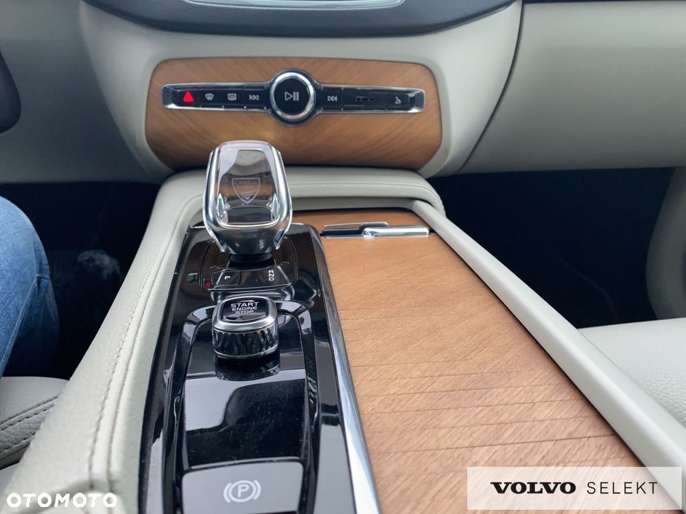 Volvo XC 90 - 25