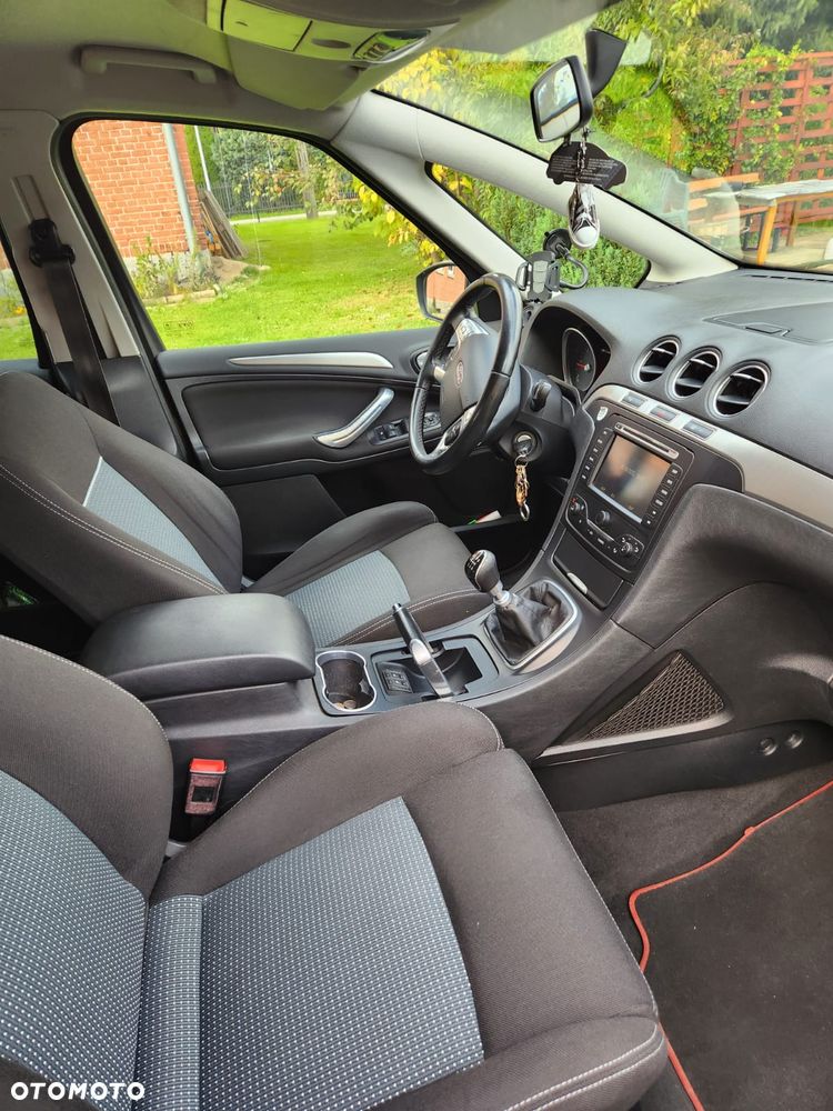 Ford S-Max 2013 photo 4