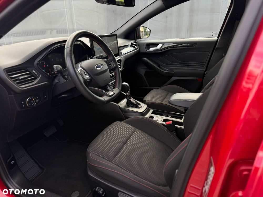 Ford Focus 1.0 EcoBoost Hybrid ST-LINE - 24