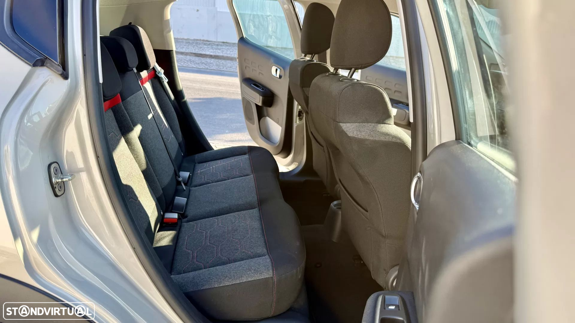 Citroën C3 1.2 PureTech Shine EAT6 - 20