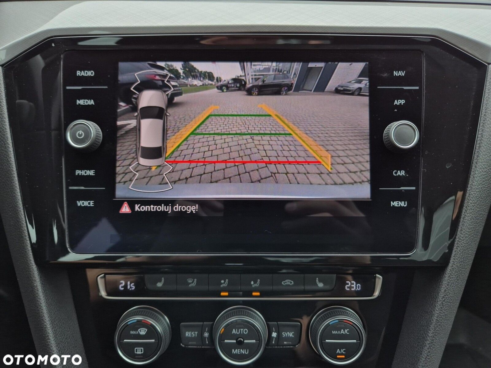 Volkswagen Passat 2.0 TSI Business DSG - 29