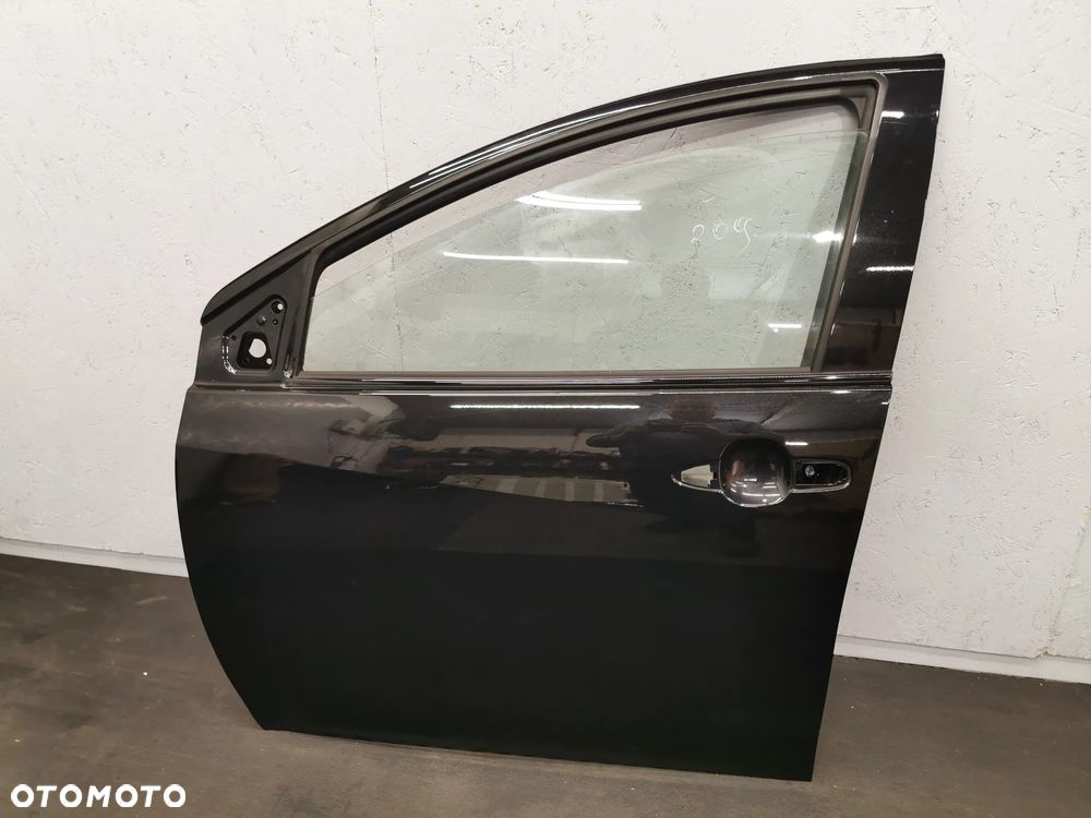 Toyota Yaris IV 4 Drwi lewy przód lewe przednie oryginał lakier 209
